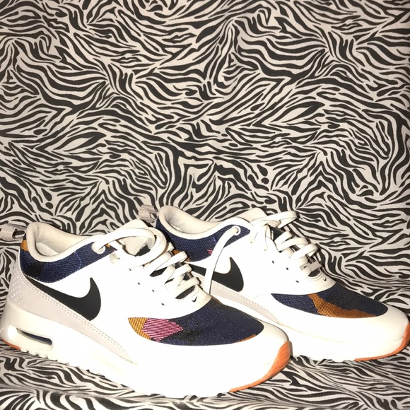Nike Shoes - NIKE AIR MAX THEA 👟